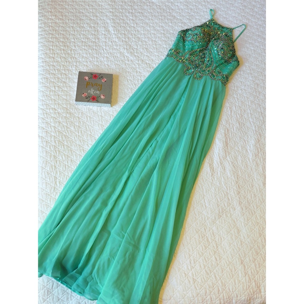 Beautiful Sequined halter top Prom Dress!!